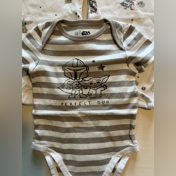 Star Wars baby onesies - Picture 3 of 5